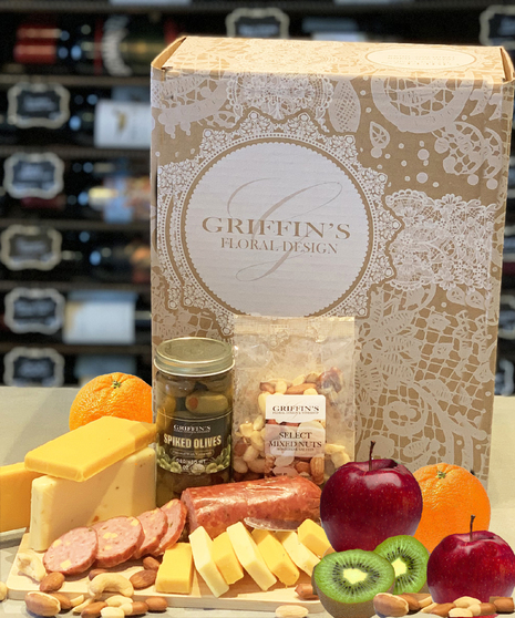 Classic Gourmet And Fruit Set