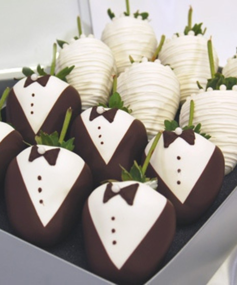 One Dozen Tuxedo Strawberries