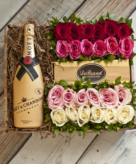 24 Roses & Moet Chandon Champagne Gift Box